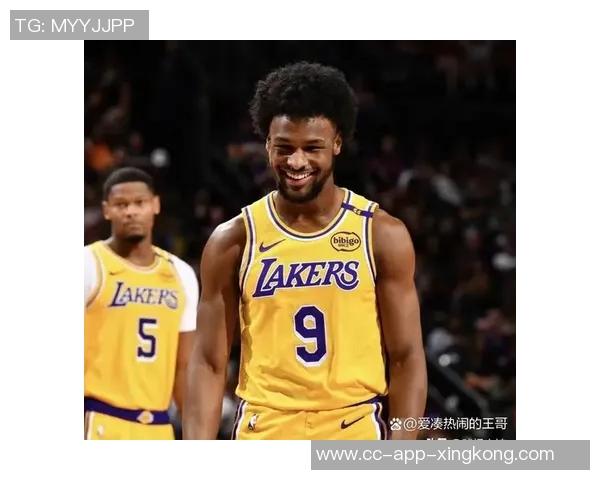 明日湖人客场挑战太阳克莱伯里夫斯与布朗尼因伤缺阵影响战局