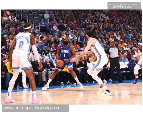 快船末节大胆尝试小卡搭配四替补阵容引发热议